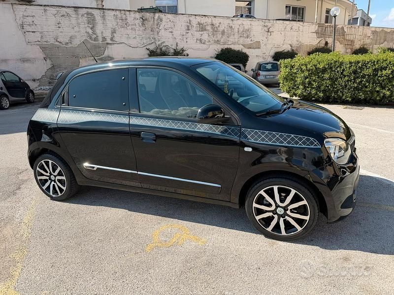 Usata Renault Twingo LE 69 CV (50 kW) 2019 Utilitaria