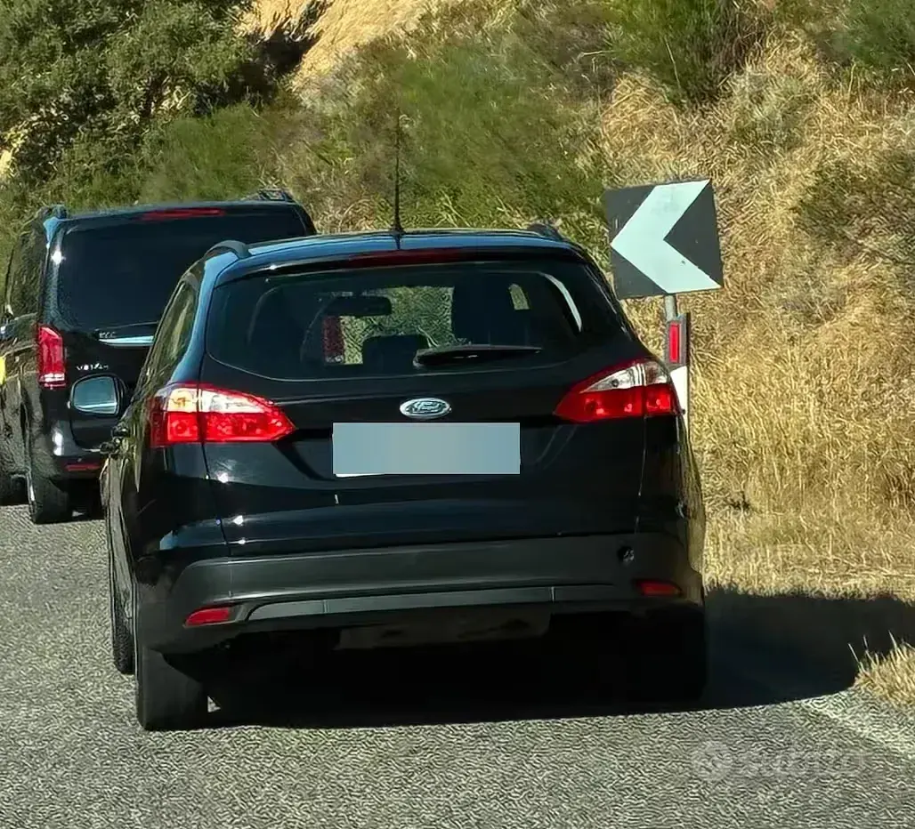 Usata Ford Focus 115 CV (84 kW) 2012 Nero Station wagon