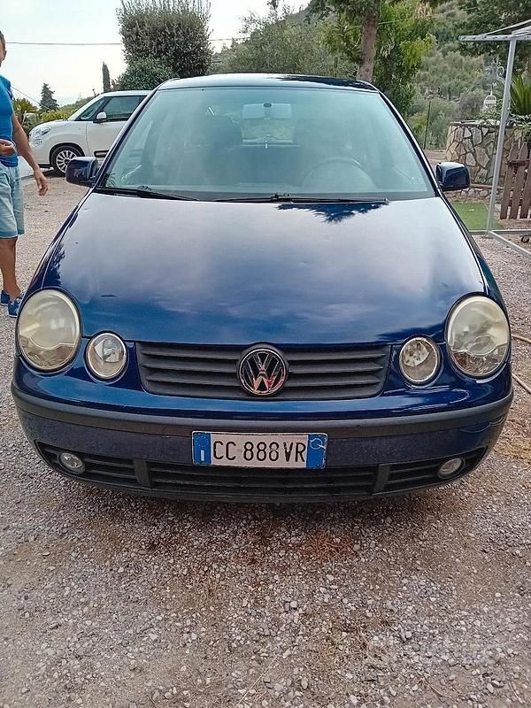 Usata VW Polo Trendline 101 CV (74 kW) 2006 Blu Utilitaria