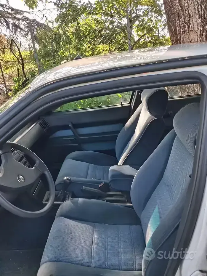 Usata Alfa Romeo 164 145 CV (106 kW) 1988 Bianco Berlina