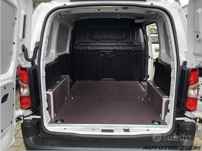 Nuova Fiat Doblò 100 CV (73 kW) 2025 Monovolume