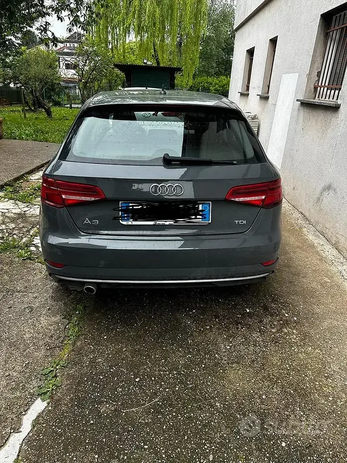 Usata Audi A3 Business 116 CV (85 kW) 2019 Grigio Berlina