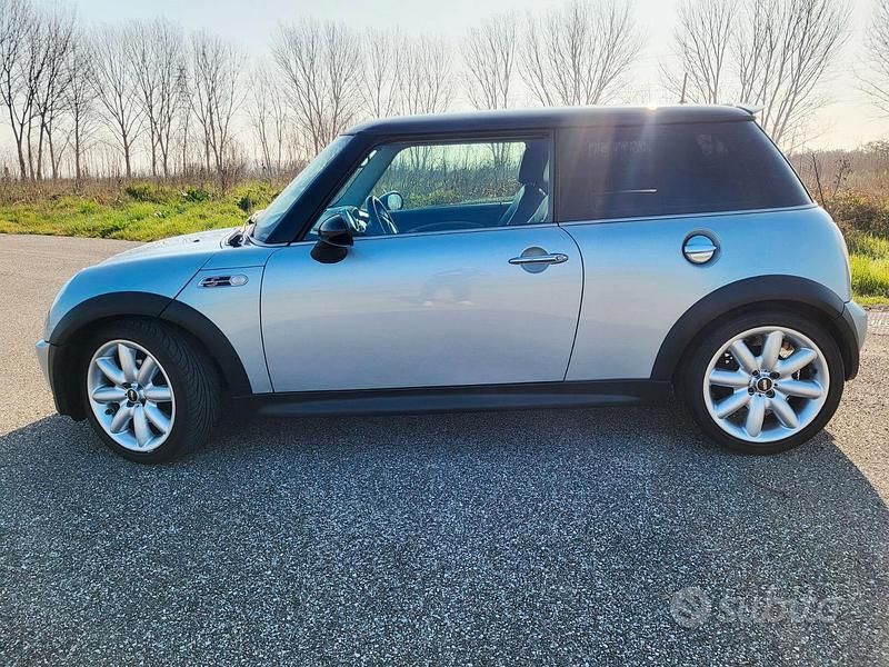 Usata Mini Cooper 163 CV (119 kW) 2004 Grigio Utilitaria
