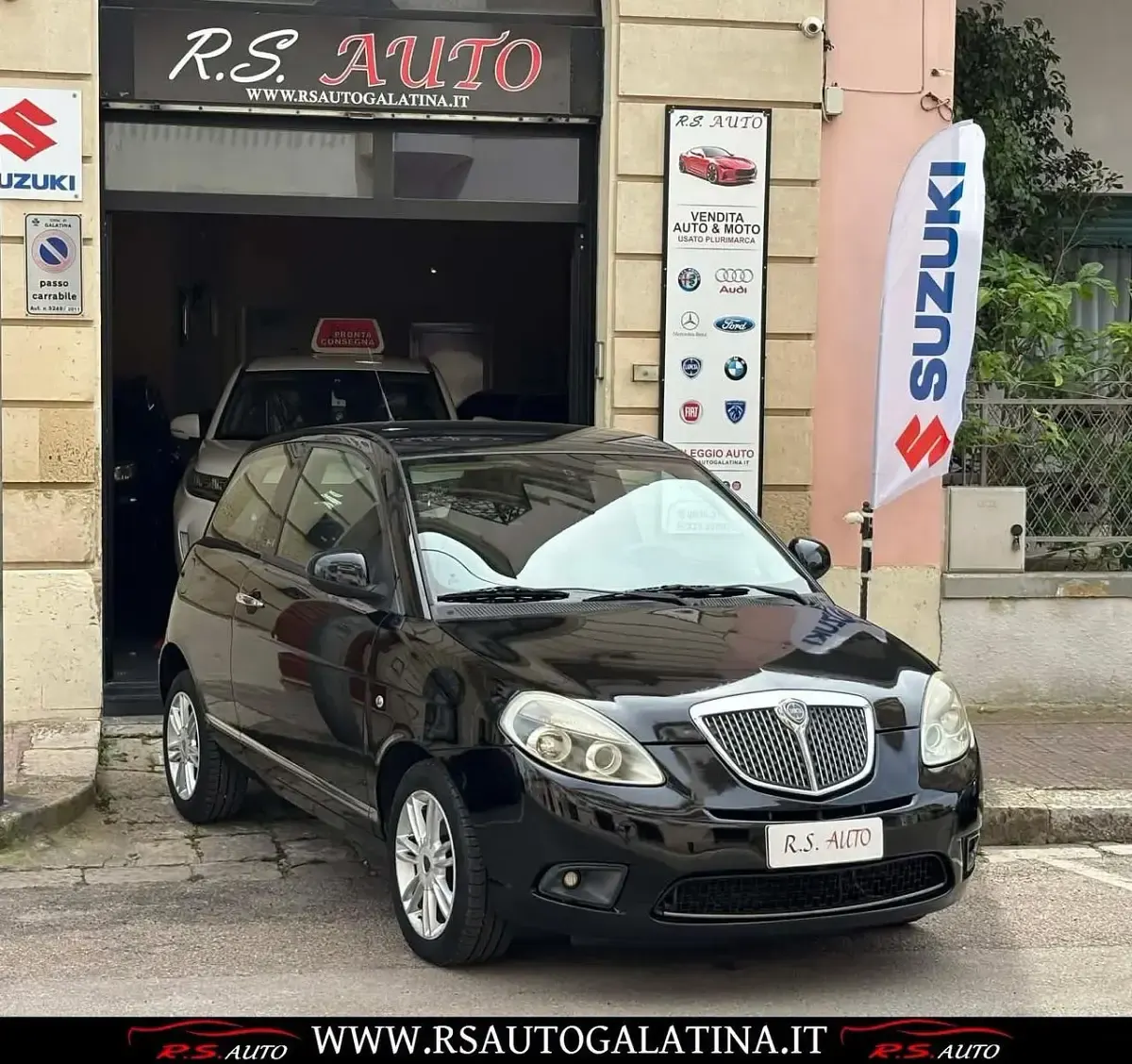 Usata Lancia Ypsilon 75 CV (55 kW) 2011 Nero Utilitaria