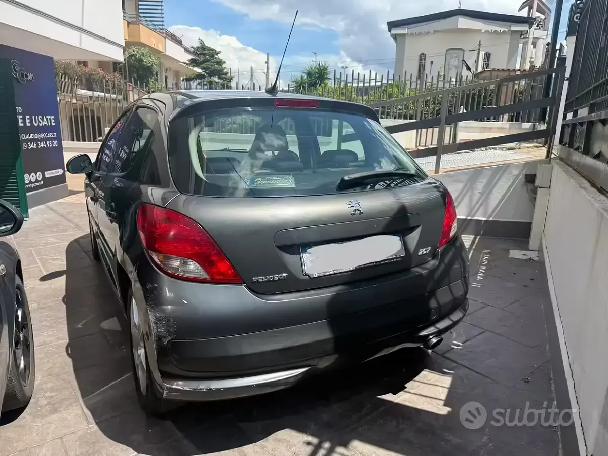 Usata Peugeot 207 90 CV (66 kW) 2010 Grigio Utilitaria