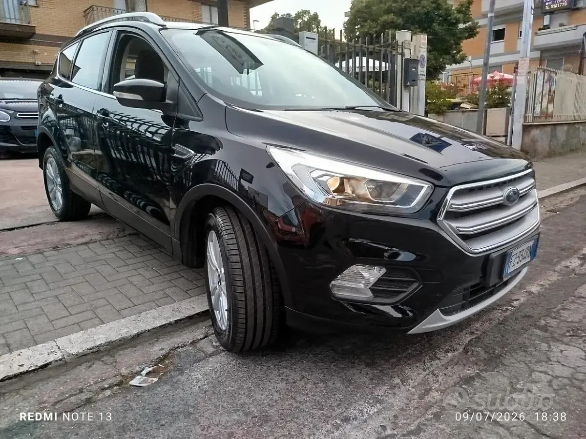 Usata Ford Kuga 120 CV (88 kW) 2020 Nero SUV