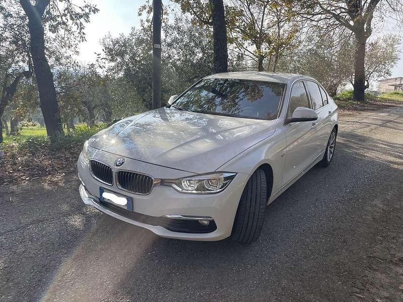 Usata BMW 318 Gran Turismo Luxury Line 150 CV (110 kW) 2016 Berlina
