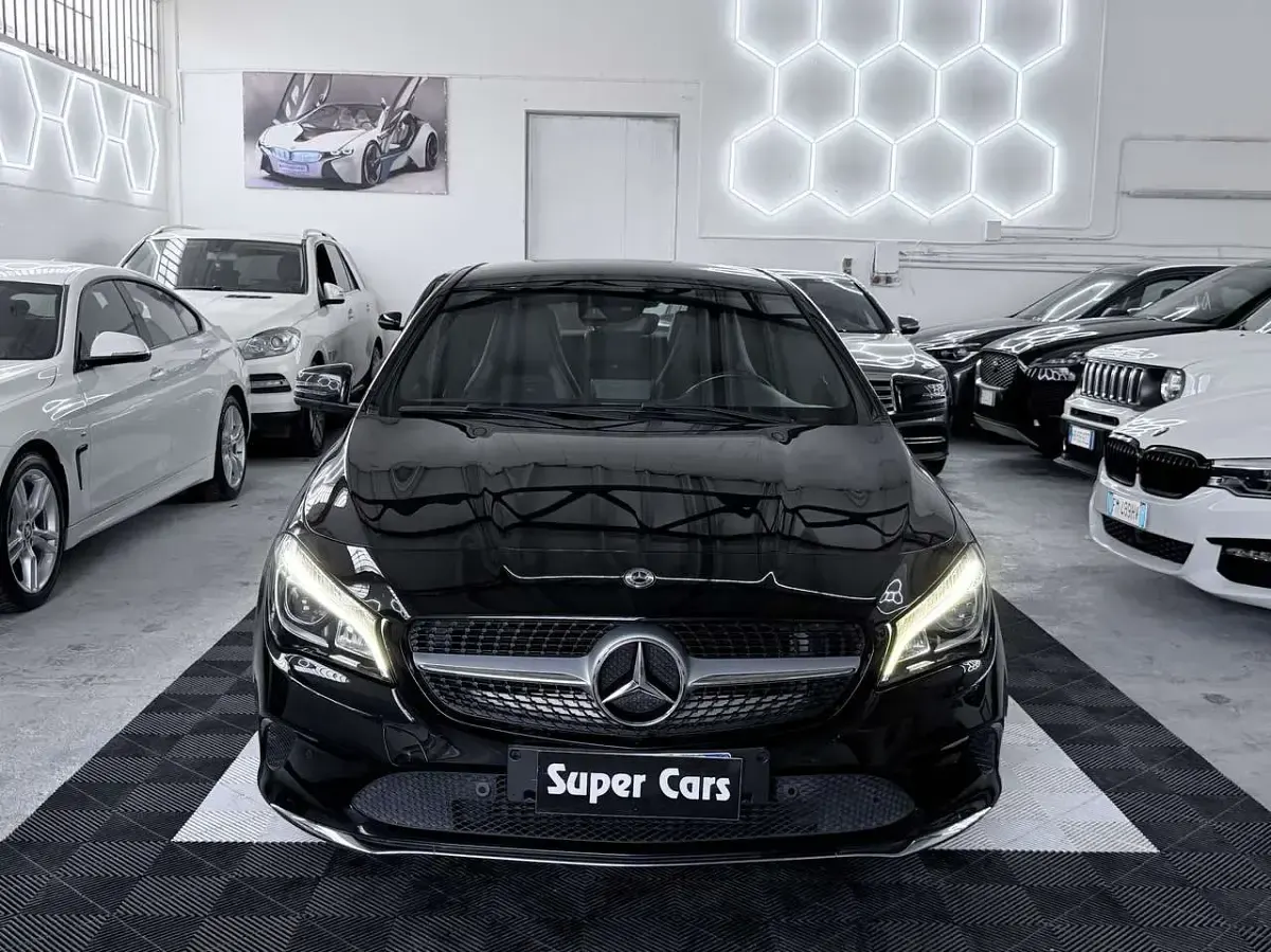 Usata Mercedes CLA180 120 CV (88 kW) 2018 Nero Berlina