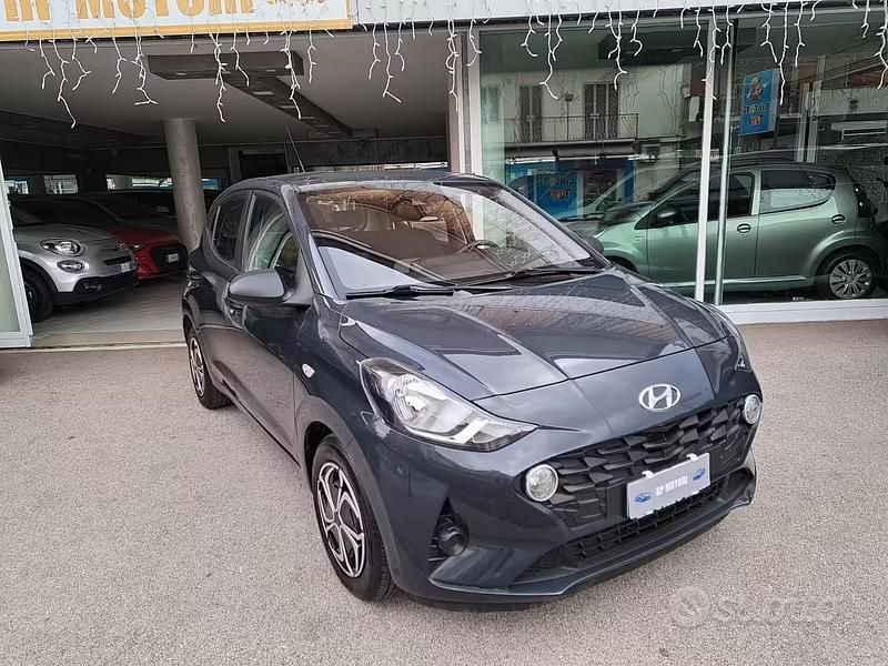 Usata Hyundai i10 Prime 67 CV (49 kW) 2022 Grigio Utilitaria