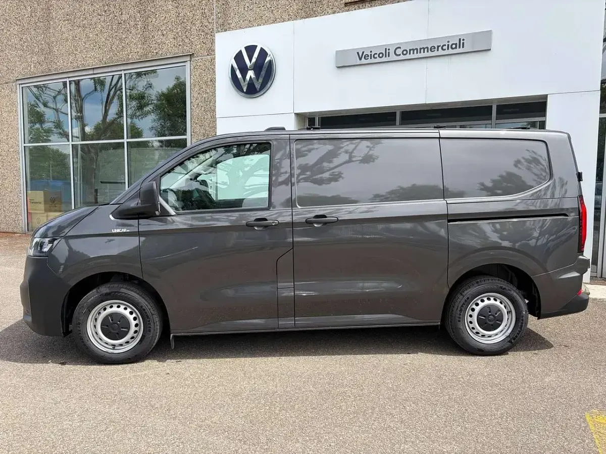 Nuova VW T7 150 CV (110 kW) 2026 Grigio Furgone