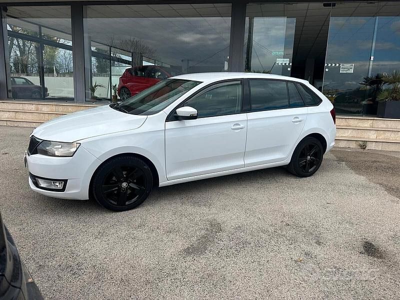Usata Skoda Rapid ScoutLine 90 CV (66 kW) 2017 Bianco Station wagon