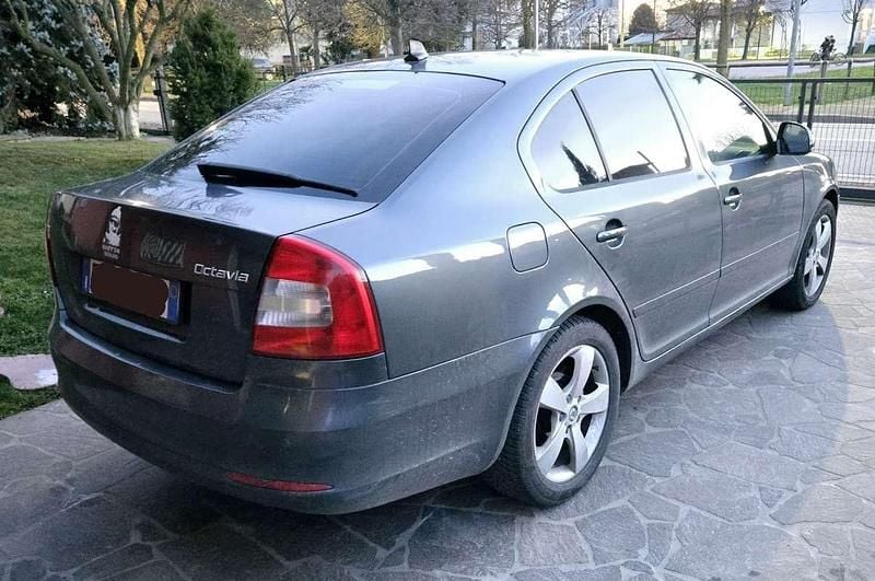 Usata Skoda Octavia Elegance 105 CV (77 kW) 2011 Berlina