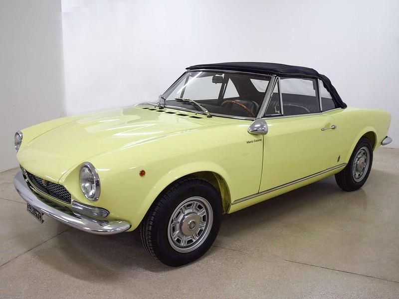 Usata Fiat 124 Spider Sport 110 CV (80 kW) 1971 Giallo colorado yellow Cabrio