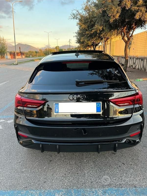Nero Usata 2022 Audi Q3 Sportback S-Line SUV | 44.500 € - Immagine 1/4