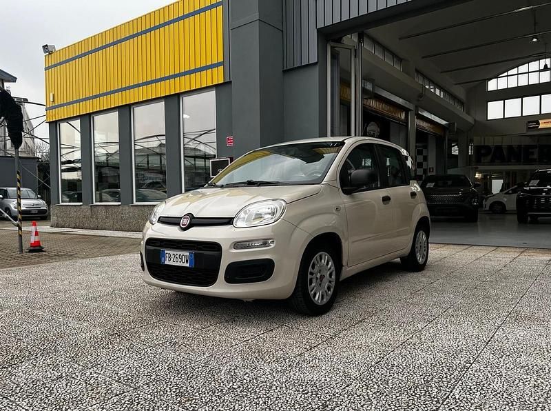 Usata Fiat Panda Easy 69 CV (50 kW) 2015 Beige Utilitaria