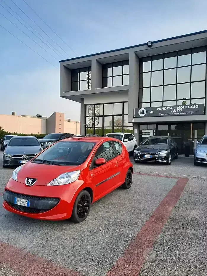 Usata Peugeot 107 68 CV (50 kW) 2009 Utilitaria