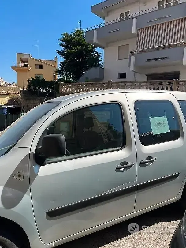 Usata Renault Kangoo 75 CV (55 kW) 2011 Grigio Monovolume