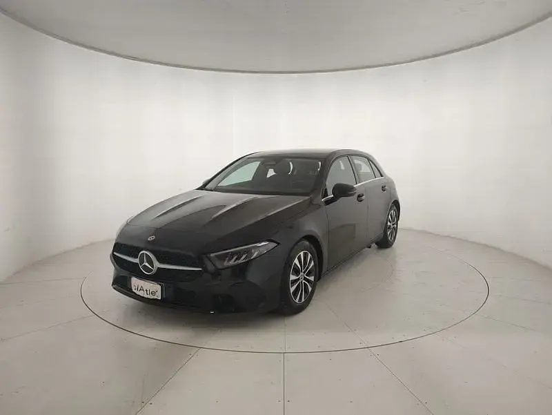 Usata Mercedes A180 Advanced 116 CV (85 kW) 2025 Nero Utilitaria