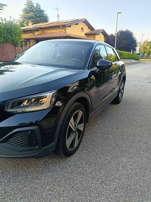 Usata Audi Q2 Business 116 CV (85 kW) 2022 Nero SUV