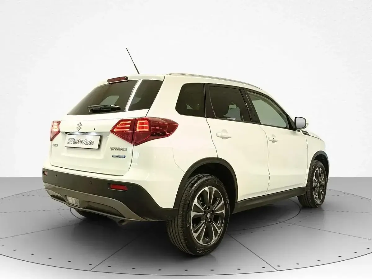 Usata Suzuki Vitara 129 CV (94 kW) 2020 Bianco SUV