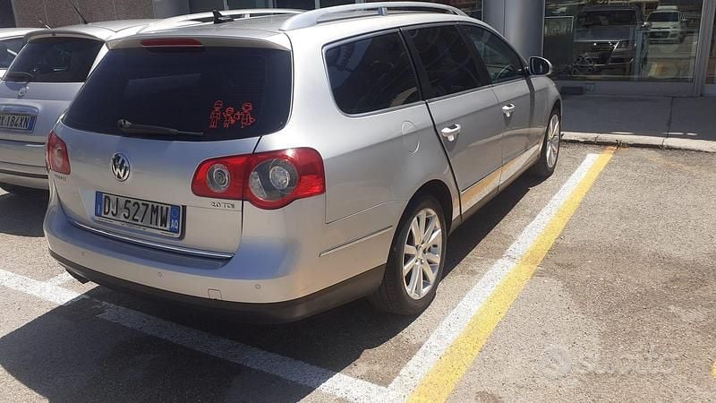 Usata VW Passat 140 CV (102 kW) 2007 Grigio Station wagon