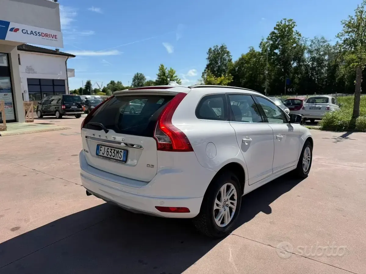 Usata Volvo XC60 R-Design 150 CV (110 kW) 2017 Bianco SUV
