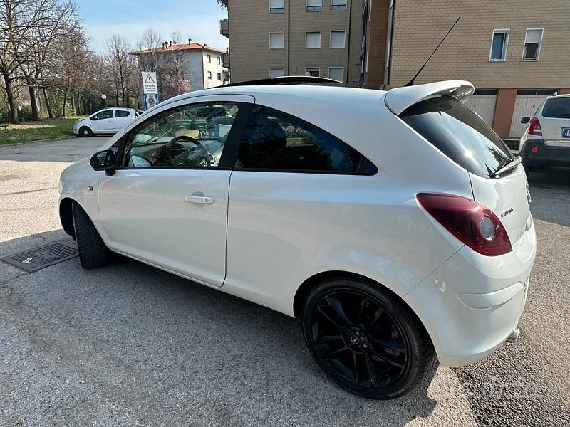 Usata Opel Corsa 2012 Bianco Utilitaria