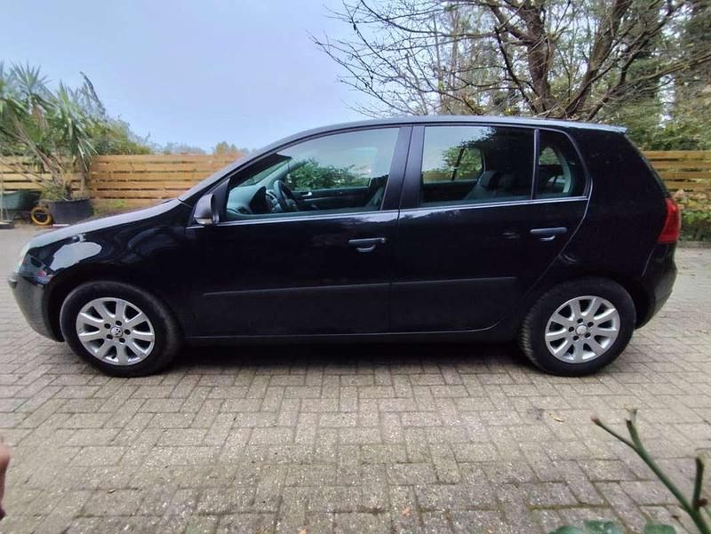 Nero Usata 2008 VW Golf VI GTD Due volumi | 3500 € (Buon prezzo) - Immagine 1/4