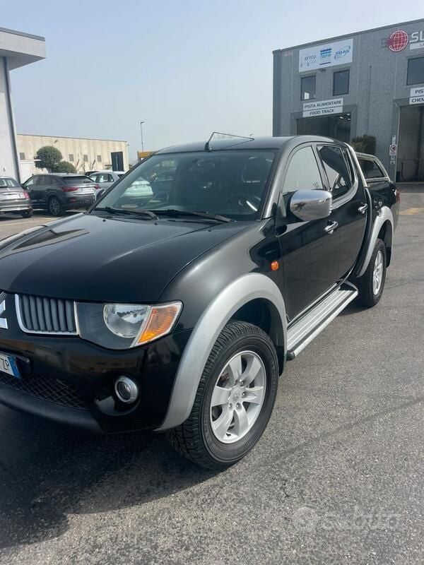 Usata Mitsubishi L200 2006 Nero Pick-up