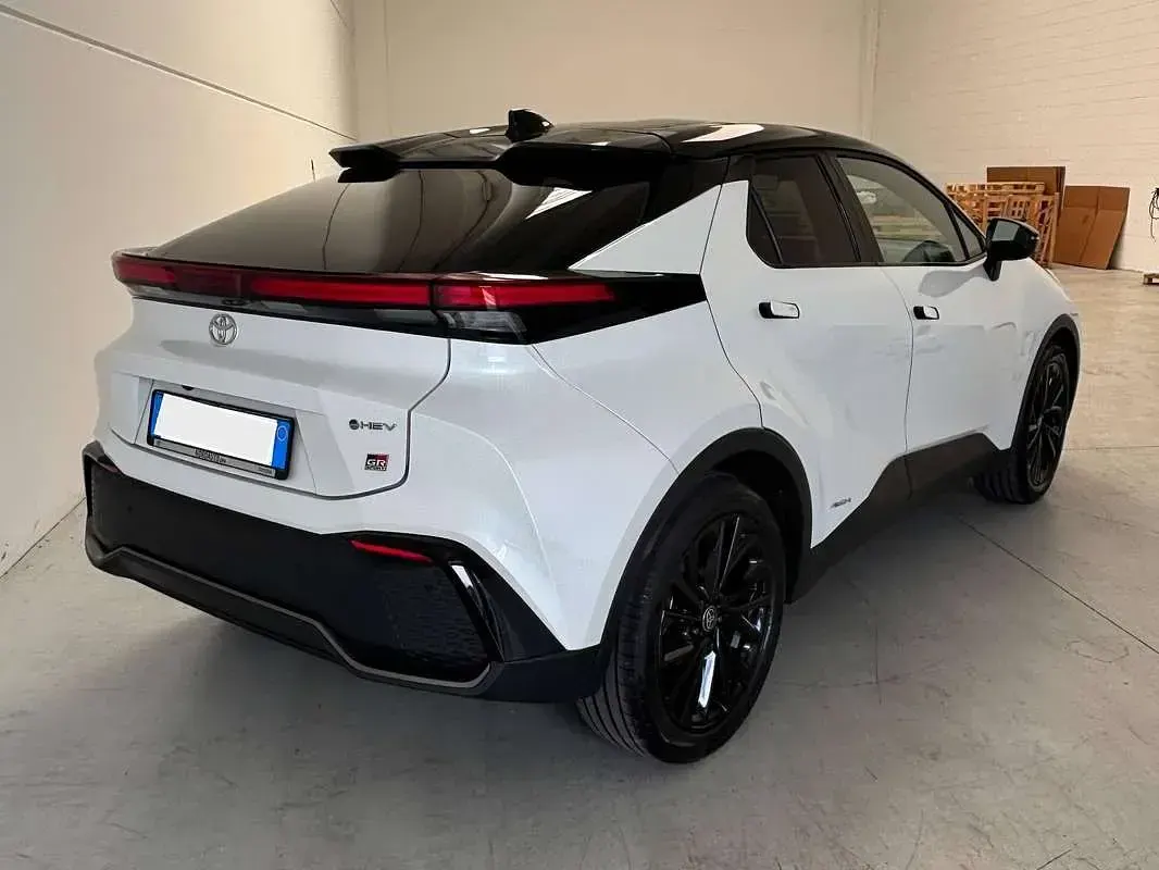 Usata Toyota C-HR Sport 200 CV (147 kW) 2024 Bianco SUV