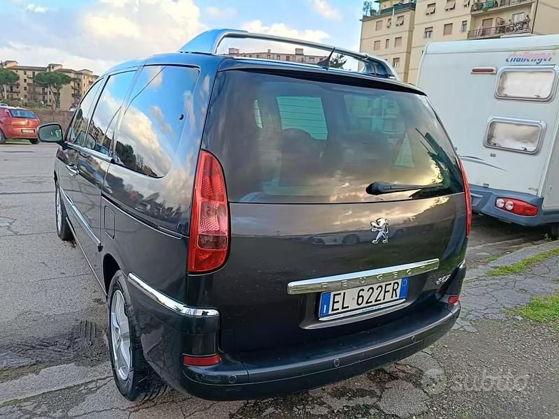 Usata Peugeot 807 163 CV (119 kW) 2012 Grigio Monovolume