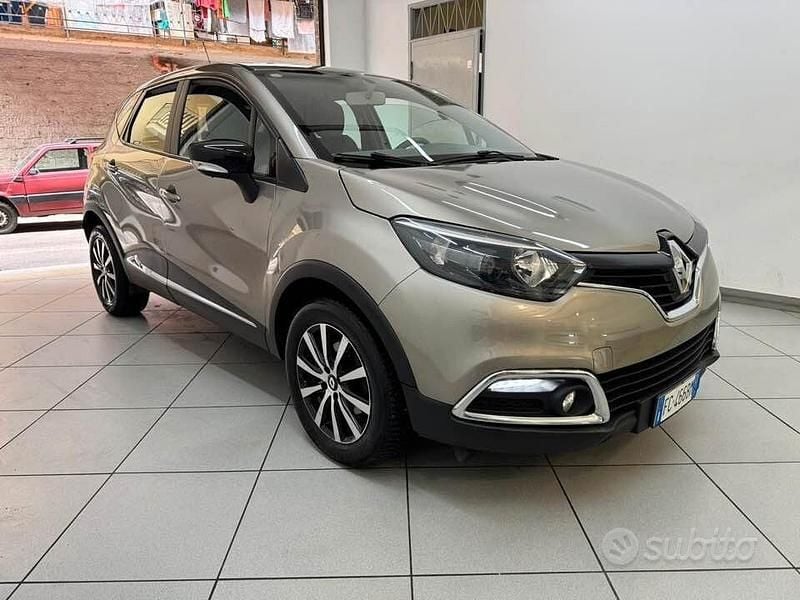 Usata Renault Captur 89 CV (65 kW) 2016 Beige SUV