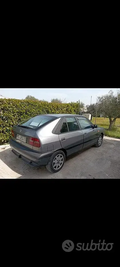 Usata Lancia Delta 90 CV (66 kW) 1994 Utilitaria