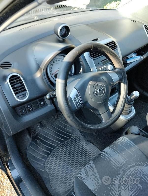 Usata Opel Agila 65 CV (47 kW) 2011 Utilitaria