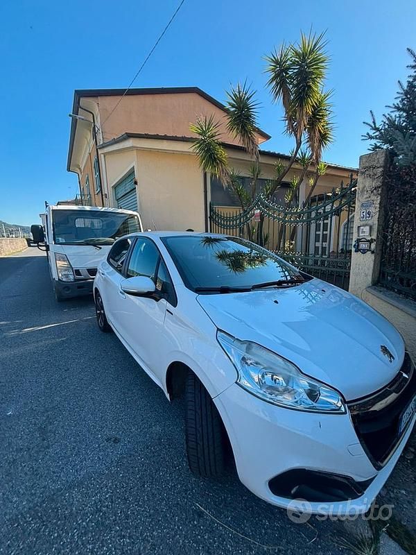 Usata Peugeot 208 100 CV (73 kW) 2020 Bianco Utilitaria