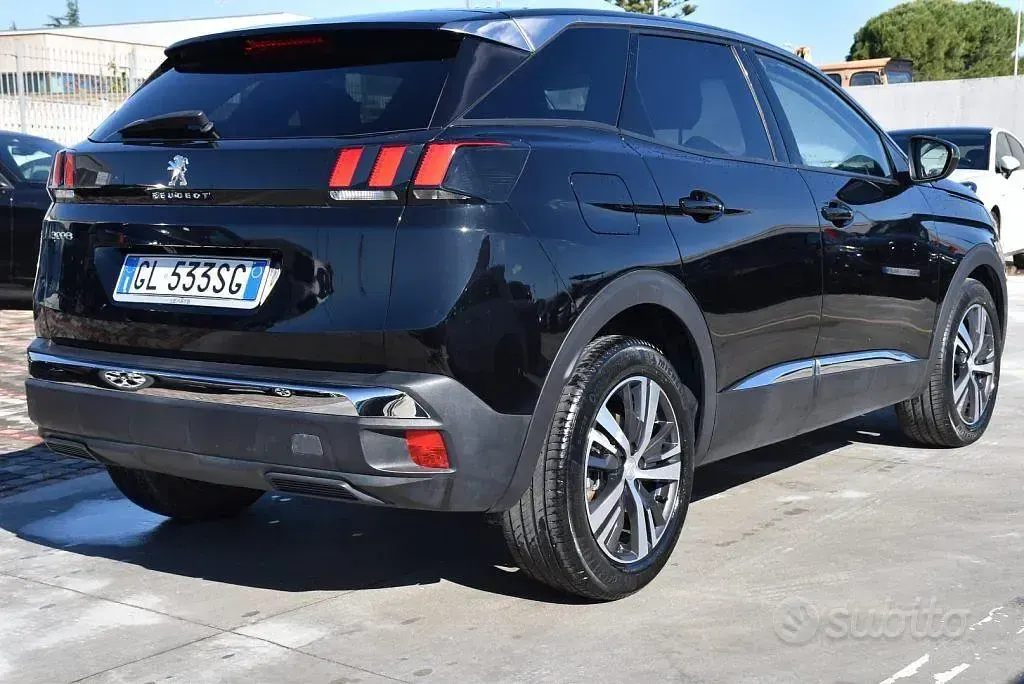 Usata Peugeot 3008 Allure 131 CV (96 kW) 2022 Nero SUV