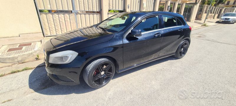 Usata Mercedes A180 109 CV (80 kW) 2014 Nero Utilitaria