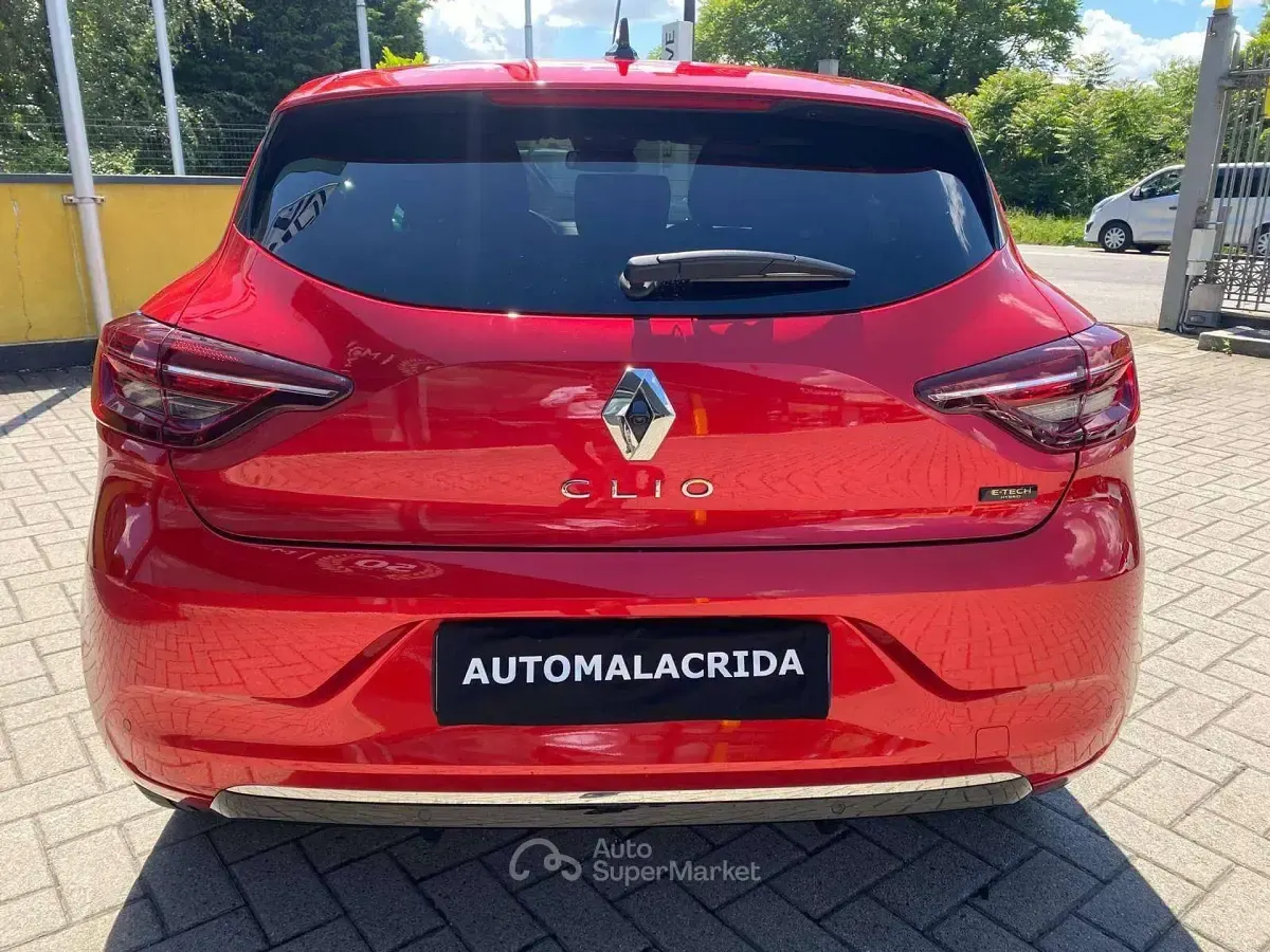 Usata Renault Clio V Techno 145 CV (106 kW) 2023 Rosso passion Berlina