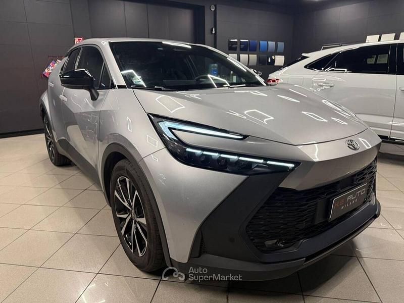 Usata Toyota C-HR Trend 98 CV (72 kW) 2025 Argento SUV