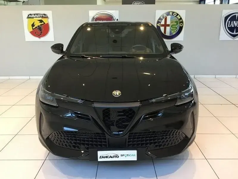 Usata Alfa Romeo Junior Edizione Speciale 114 kW (156 CV) 2025 Nero SUV