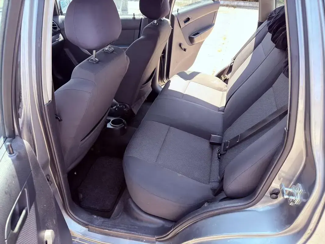 Usata Chevrolet Aveo LS 84 CV (61 kW) 2010 Berlina