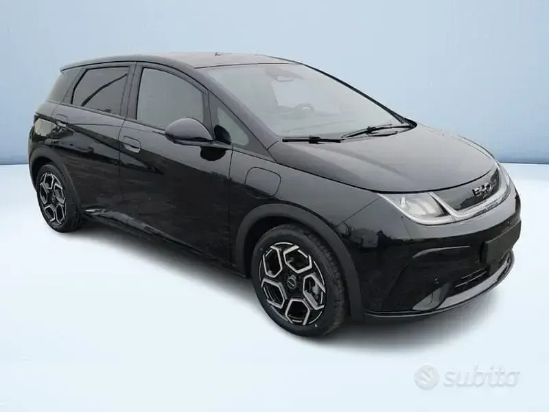 Nuova BYD Dolphin Design 2026 Nero Utilitaria