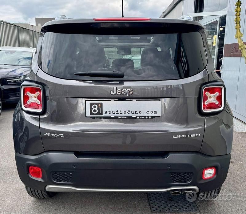 Usata Jeep Renegade Limited 140 CV (102 kW) 2016 Grigio scuro SUV