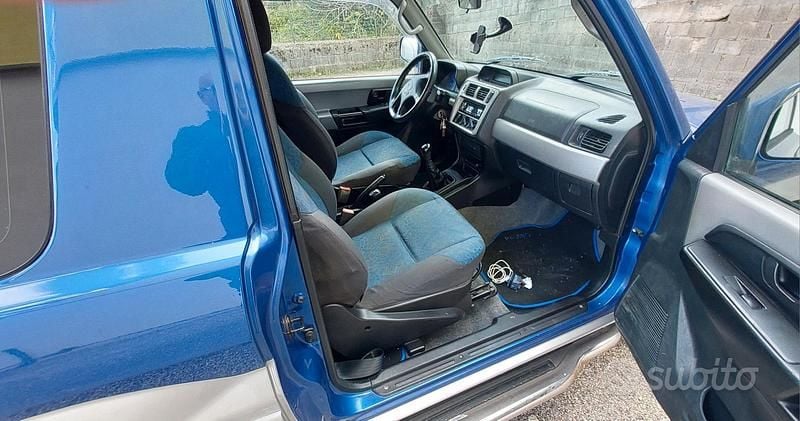 Usata Mitsubishi Pajero Comfort Edition 120 CV (88 kW) 2000 Blu SUV