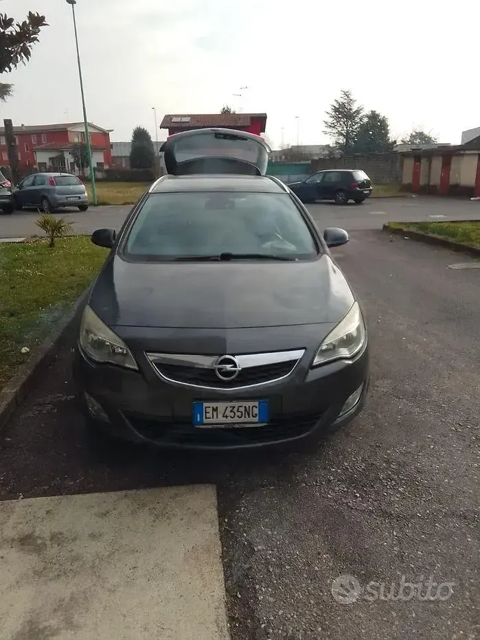 Usata Opel Astra 125 CV (91 kW) 2013 Grigio Station wagon