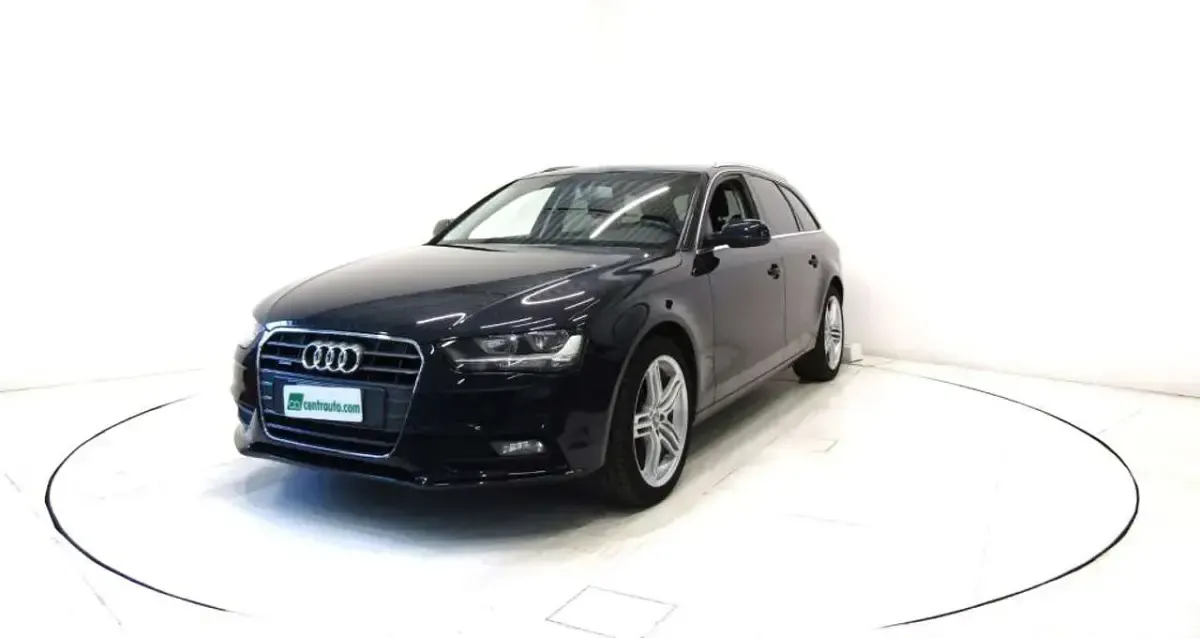 Usata Audi A4 177 CV (130 kW) 2013 Blu scuro Station wagon