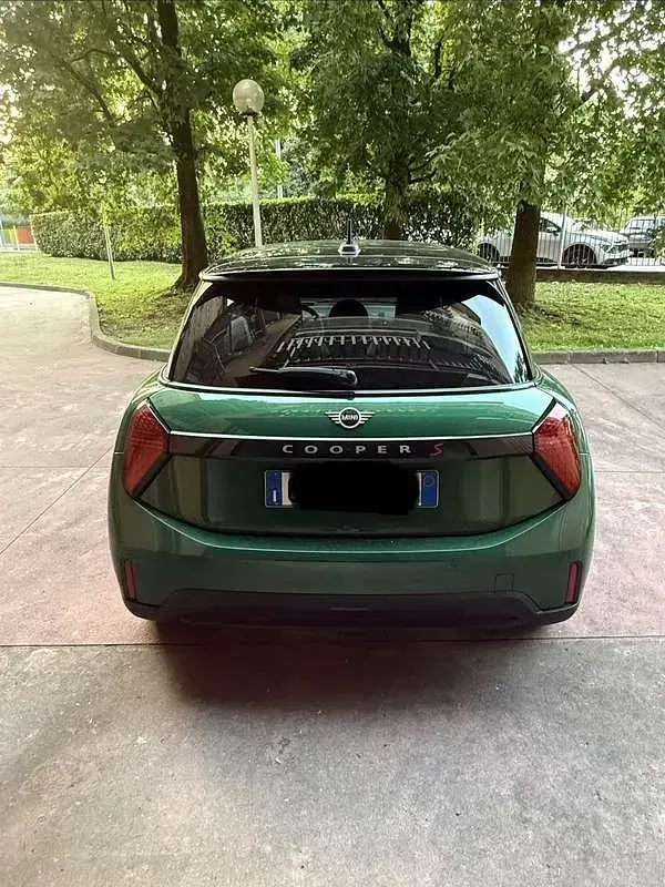 Usata Mini Cooper S Favoured 204 CV (150 kW) 2025 Verde Utilitaria