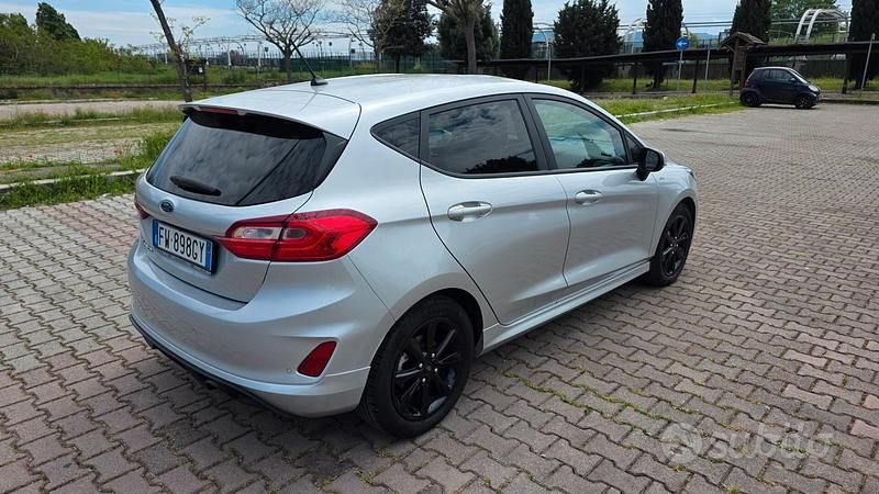 Begagnad Ford Fiesta ST-Line 85 HK (62 kW) 2019 Grå Halvkombi
