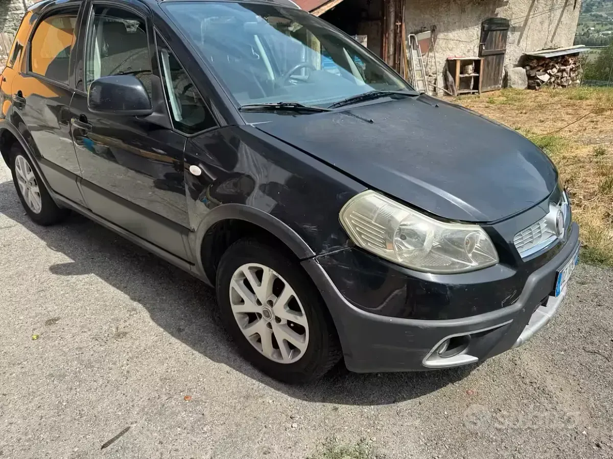 Usata Fiat Sedici 135 CV (99 kW) 2010 Nero SUV