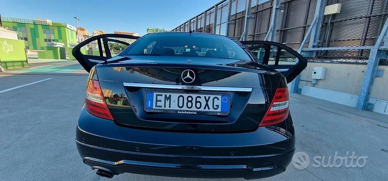 Usata Mercedes C200 Avantgarde 136 CV (100 kW) 2012 Nero Berlina